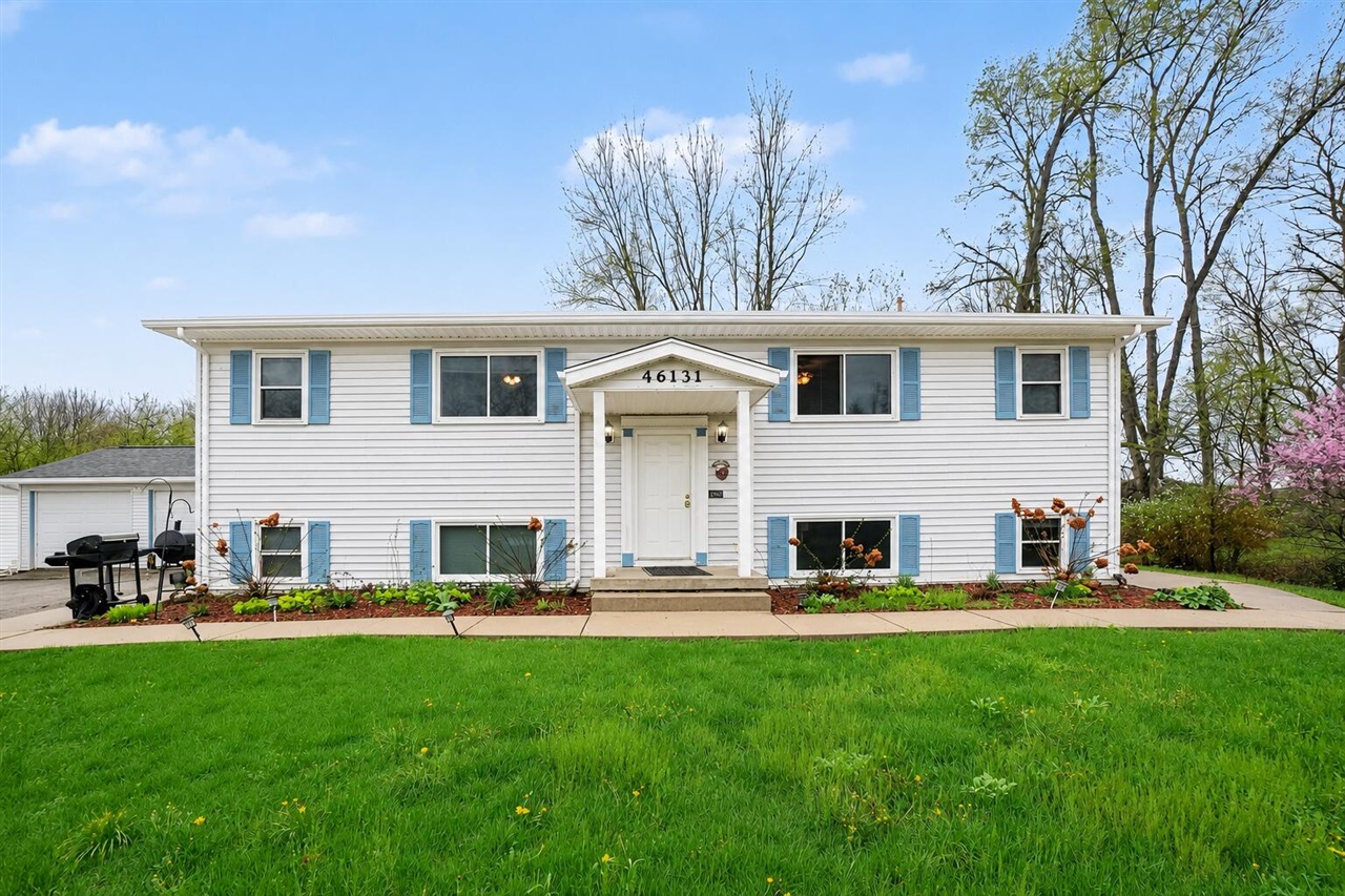 1st image of 46131 S Lakeshore Dr, Lawrence, MI 49064 | MLS# 70525870