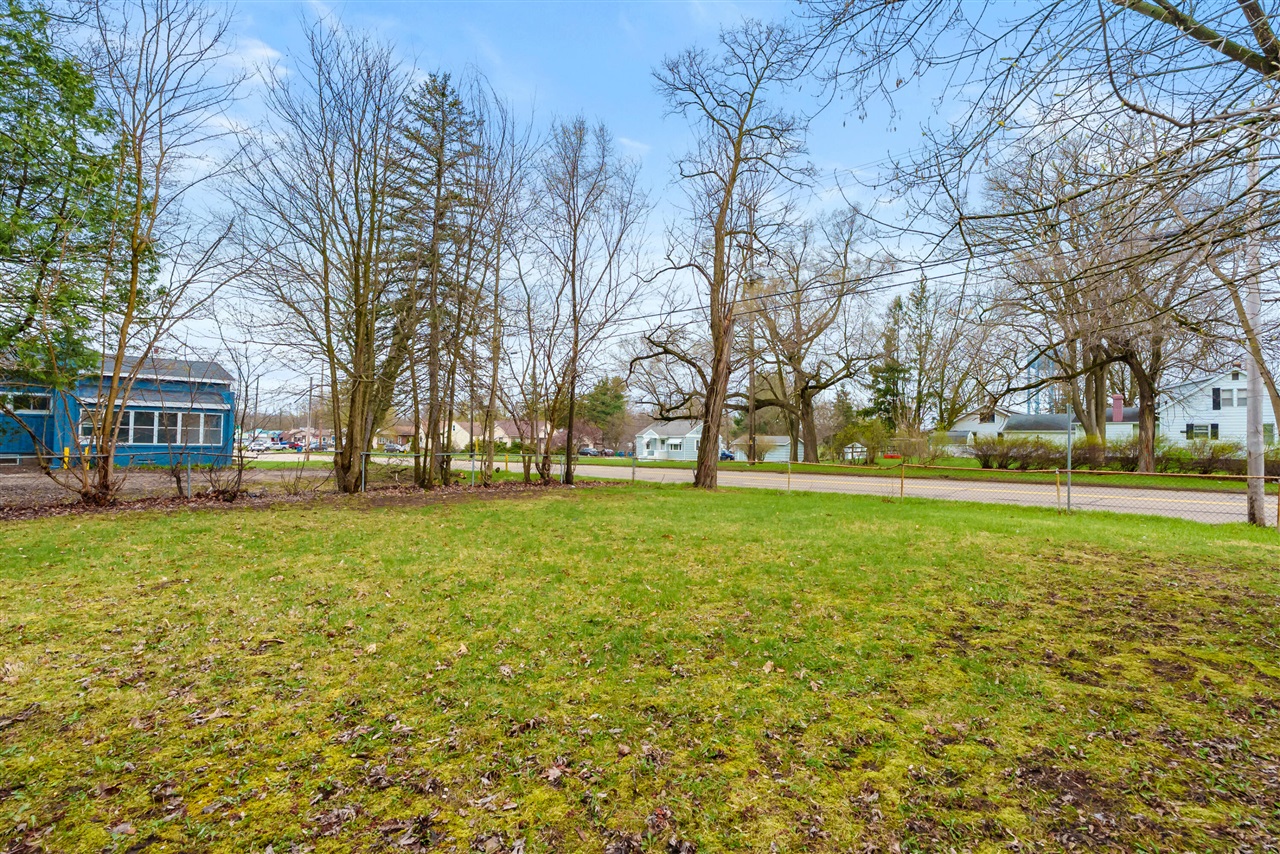 4 S Cedar Avenue, Battle Creek, MI, 49037-1606