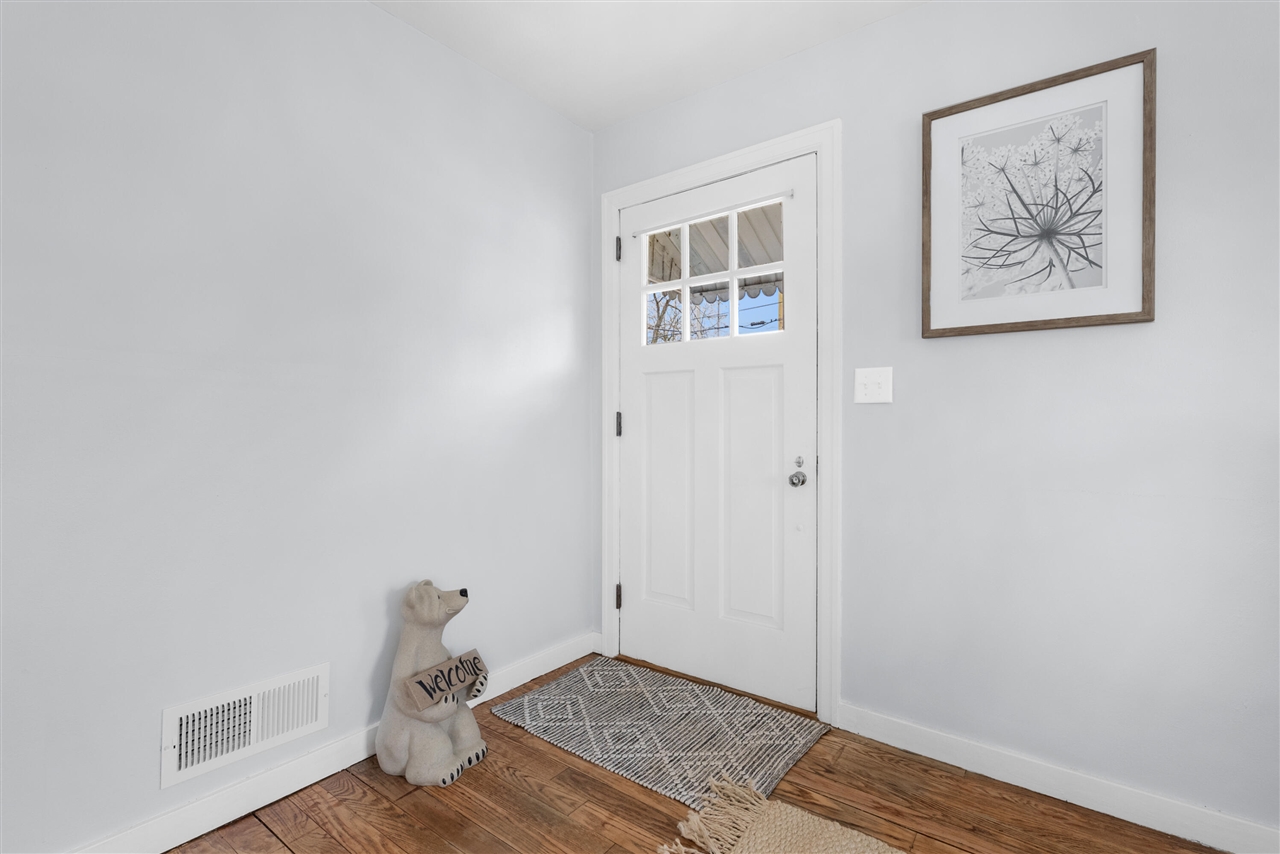 4 S Cedar Avenue, Battle Creek, MI, 49037-1606