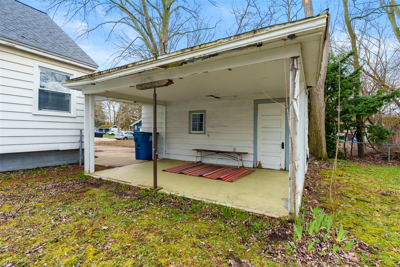 4 S Cedar Avenue, Battle Creek, MI, 49037-1606