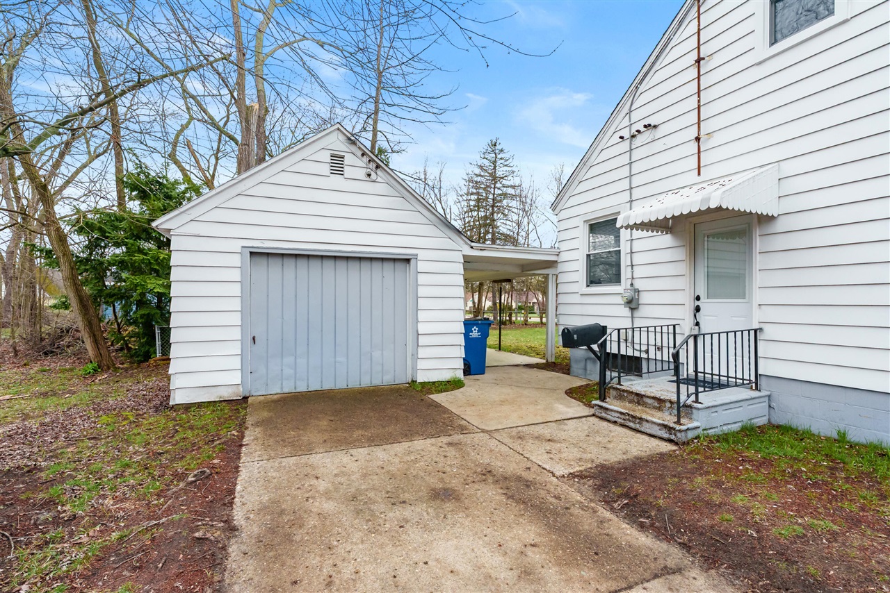 4 S Cedar Avenue, Battle Creek, MI, 49037-1606