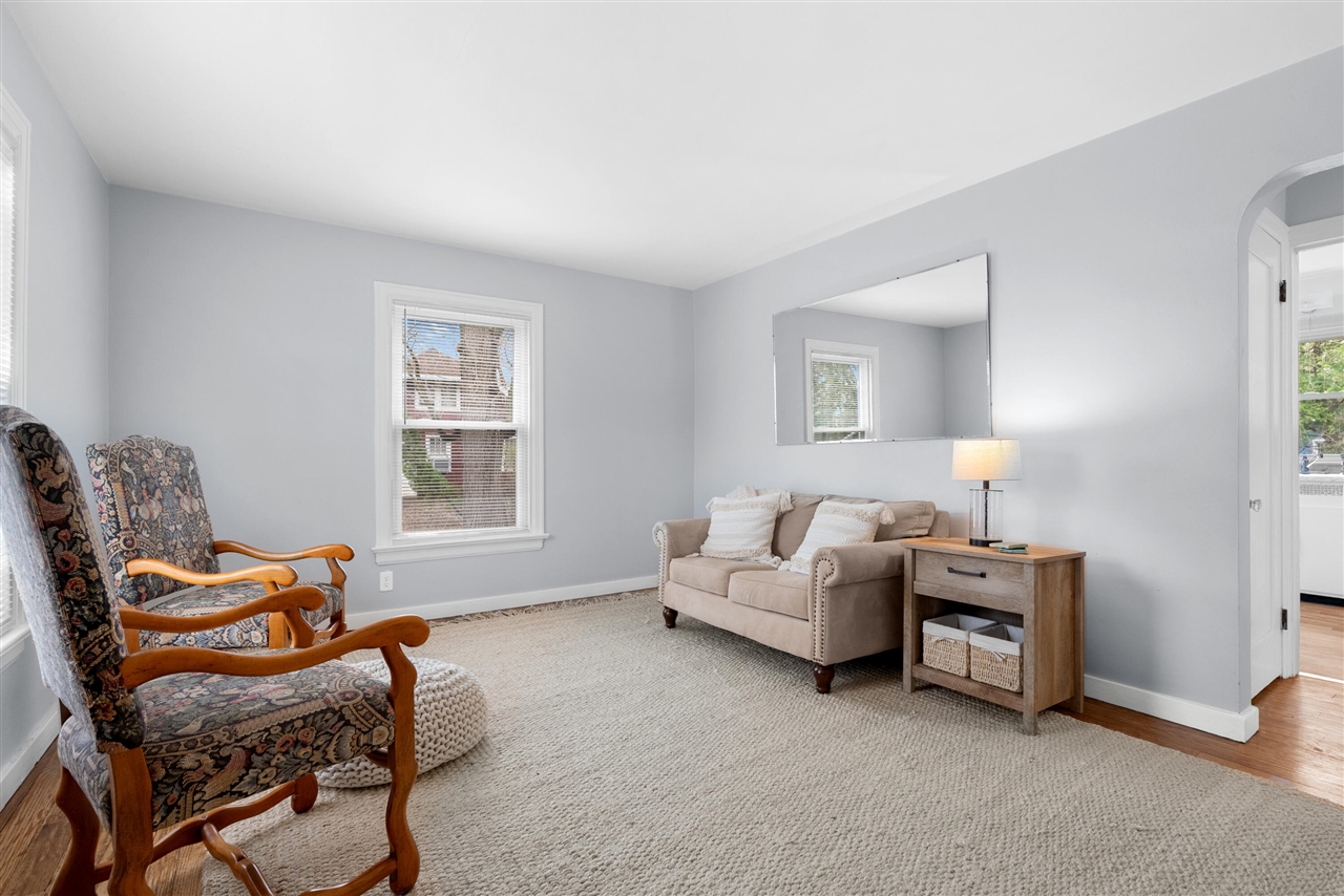 4 S Cedar Avenue, Battle Creek, MI, 49037-1606