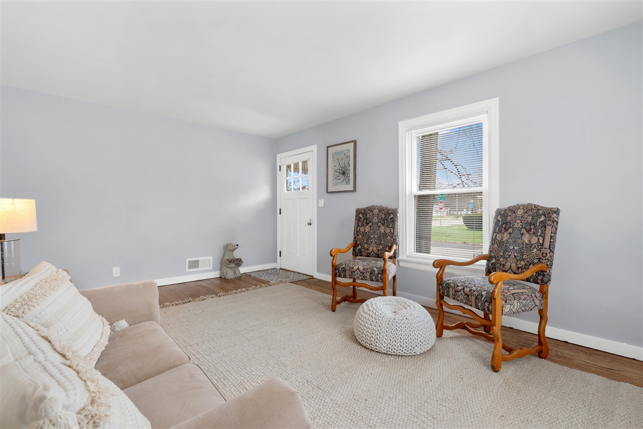 4 S Cedar Avenue, Battle Creek, MI, 49037-1606