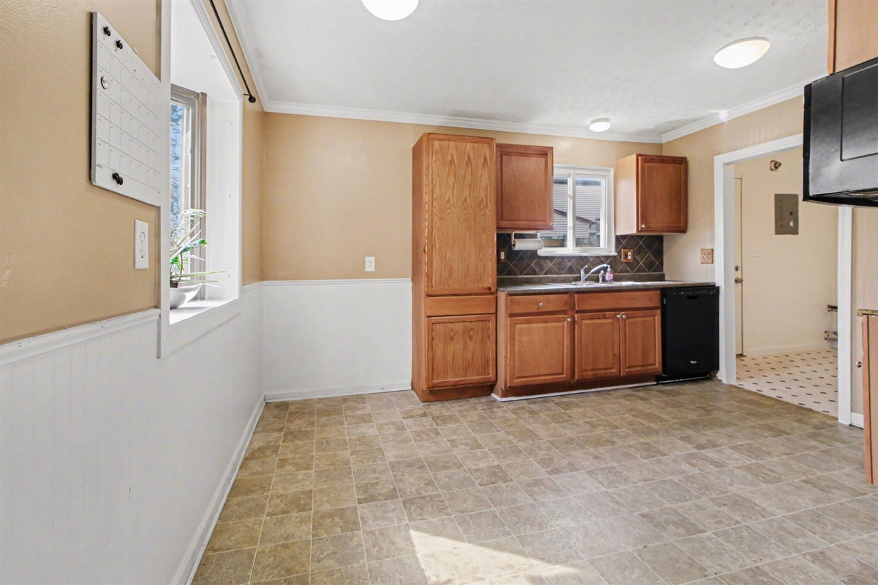 7236 Vivian Street, Taylor, MI, 48180-1524