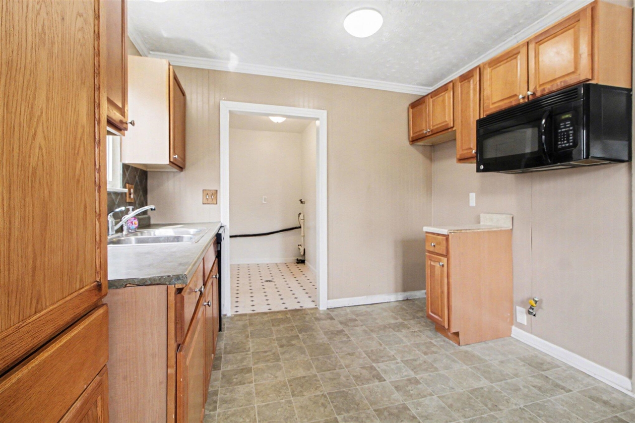 7236 Vivian Street, Taylor, MI, 48180-1524