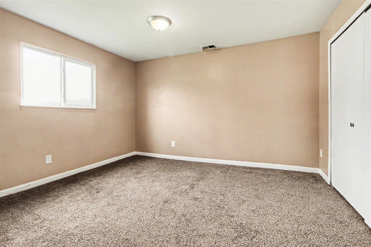 7236 Vivian Street, Taylor, MI, 48180-1524