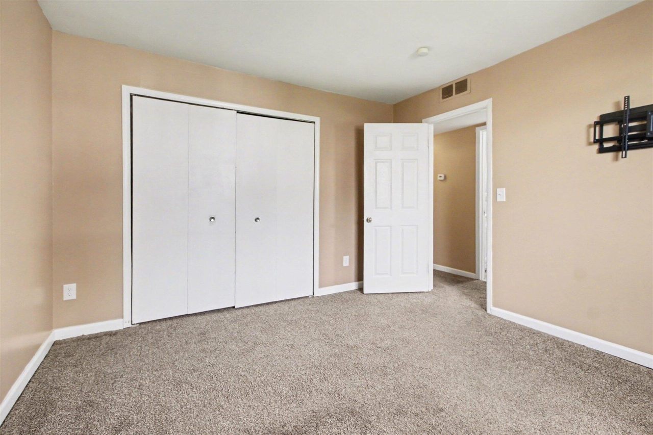 7236 Vivian Street, Taylor, MI, 48180-1524