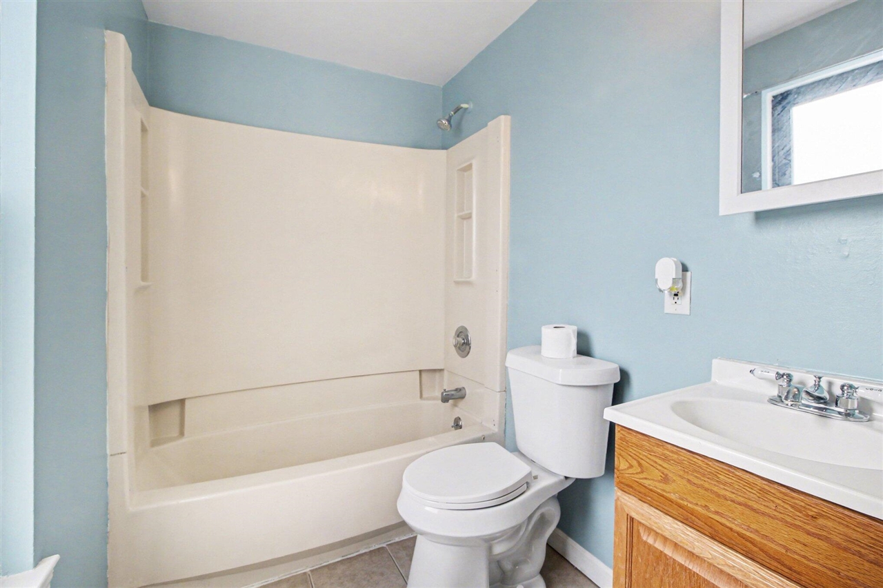 7236 Vivian Street, Taylor, MI, 48180-1524