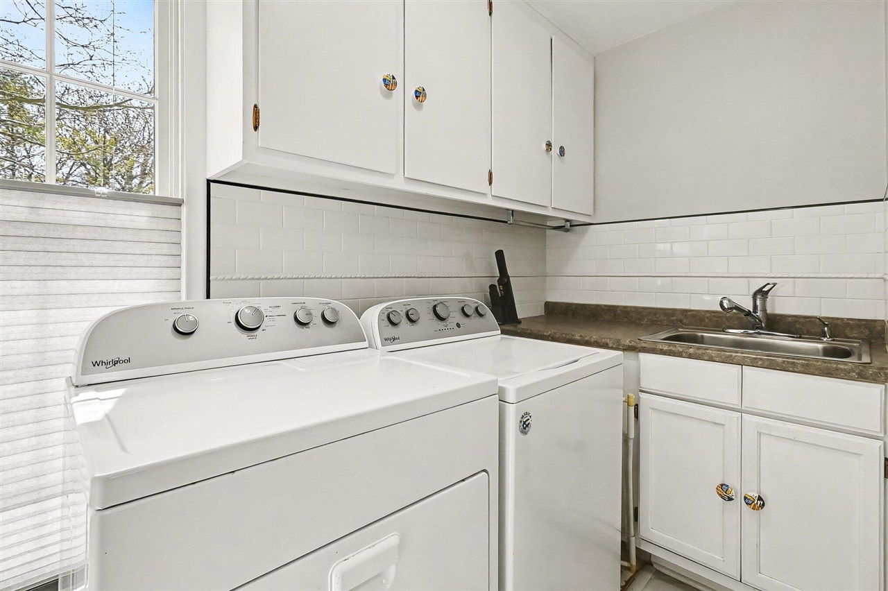 2876 Colony Drive, East Lansing, MI, 48823-2383