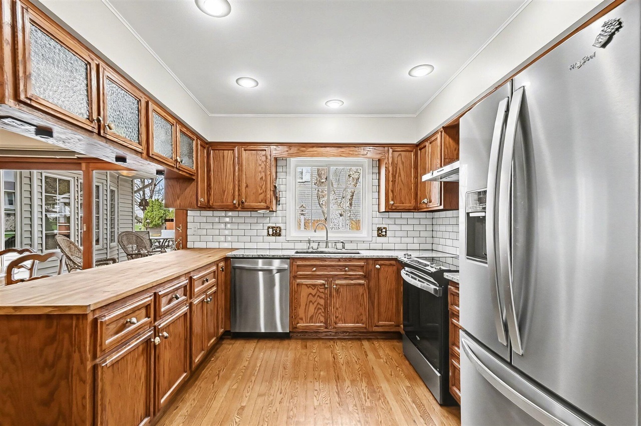 2876 Colony Drive, East Lansing, MI, 48823-2383
