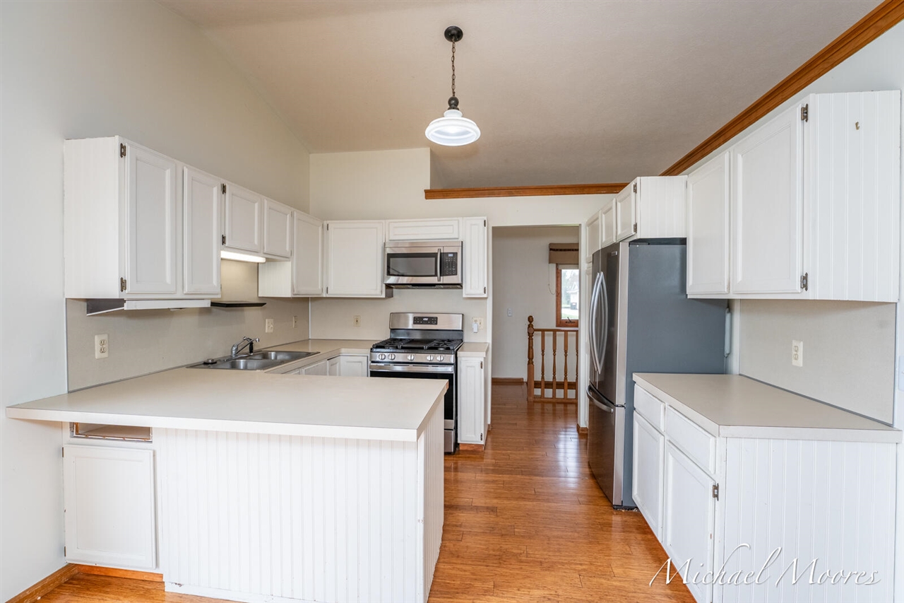 7130 28th Avenue, Hudsonville, MI, 49426-8816