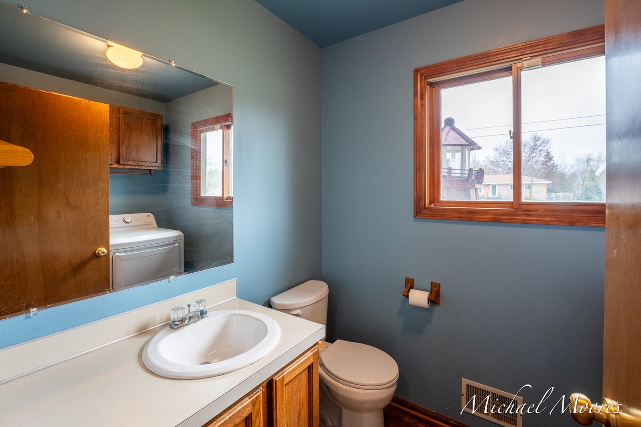 7130 28th Avenue, Hudsonville, MI, 49426-8816