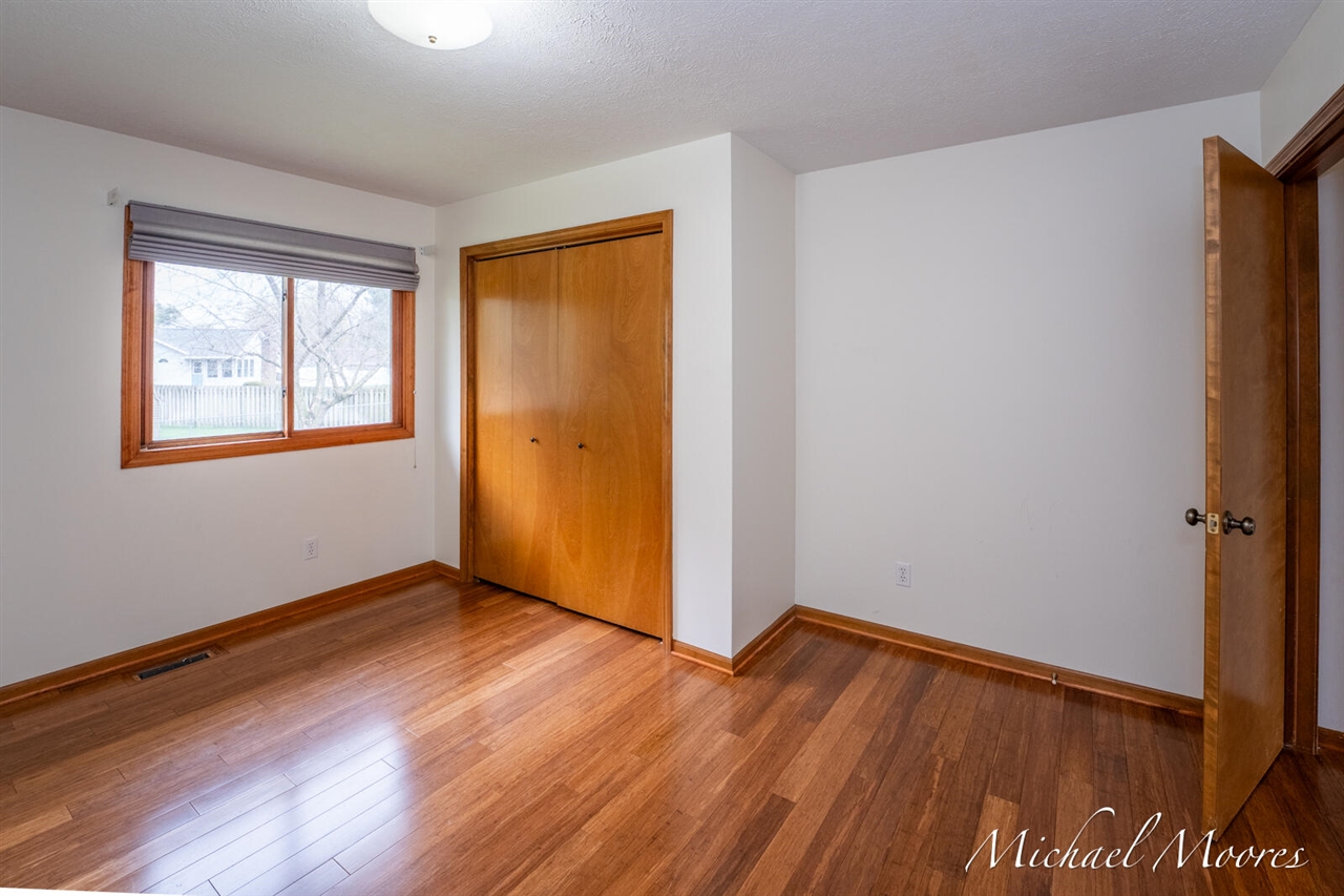 7130 28th Avenue, Hudsonville, MI, 49426-8816