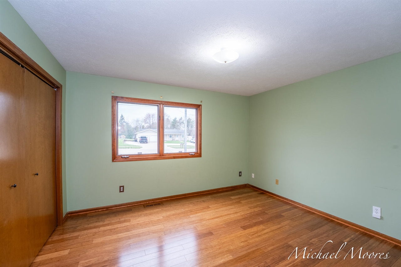 7130 28th Avenue, Hudsonville, MI, 49426-8816