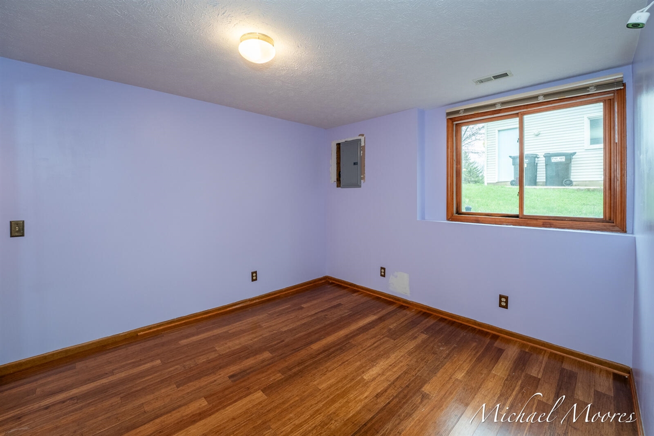 7130 28th Avenue, Hudsonville, MI, 49426-8816