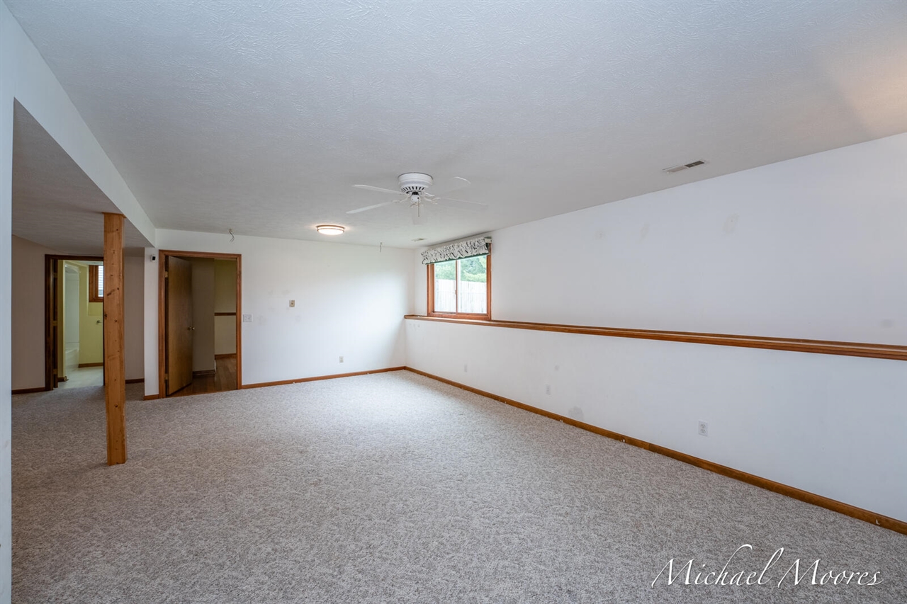 7130 28th Avenue, Hudsonville, MI, 49426-8816