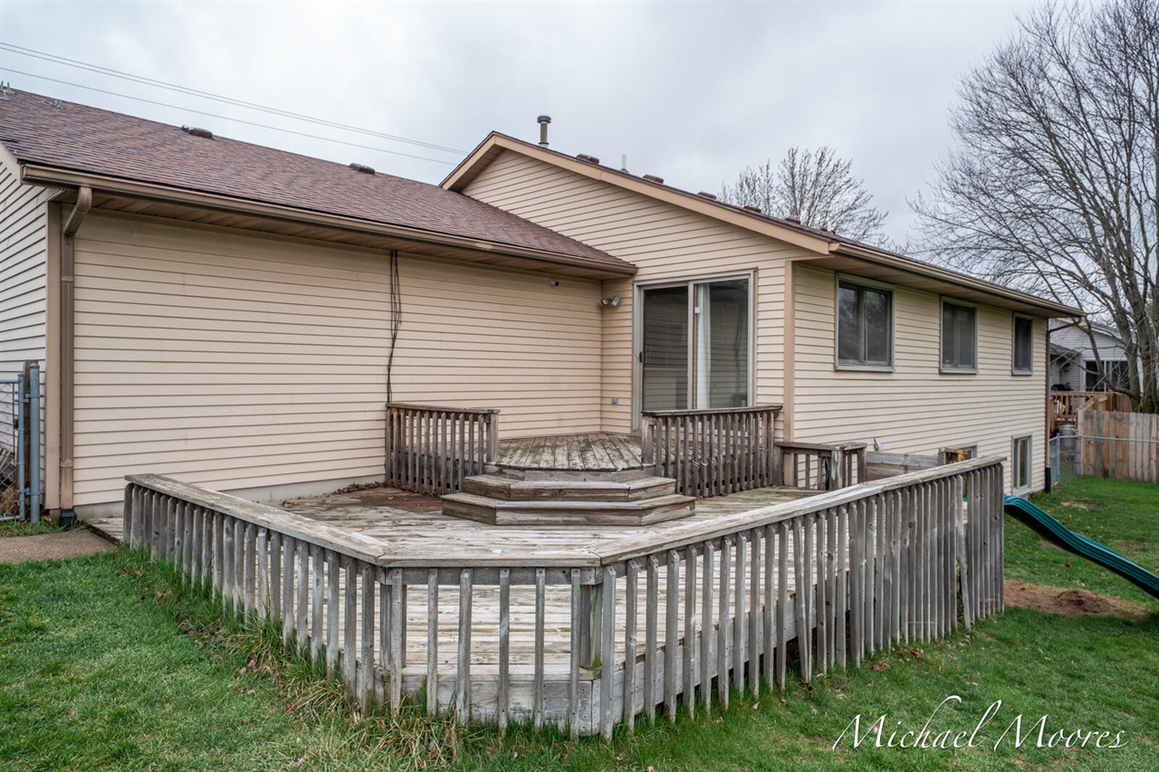 7130 28th Avenue, Hudsonville, MI, 49426-8816