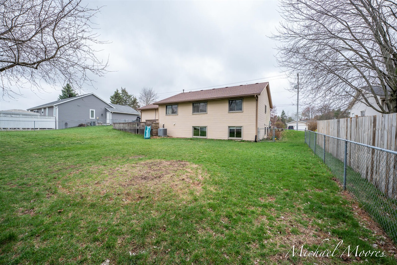 7130 28th Avenue, Hudsonville, MI, 49426-8816