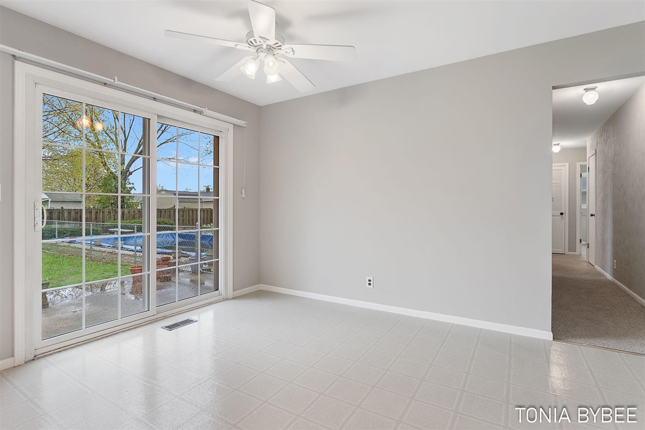 2594 West Chester Drive, Zeeland, MI, 49464-9118