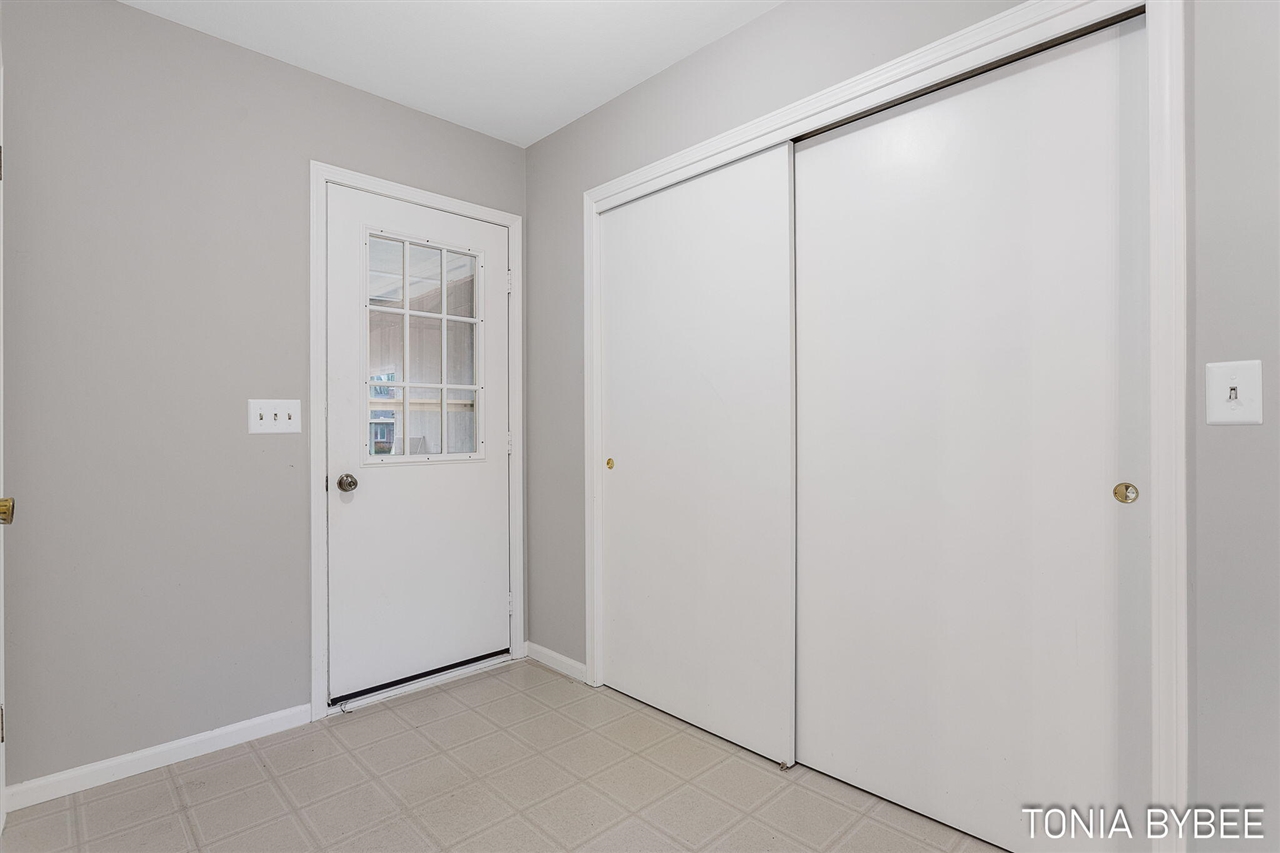 2594 West Chester Drive, Zeeland, MI, 49464-9118