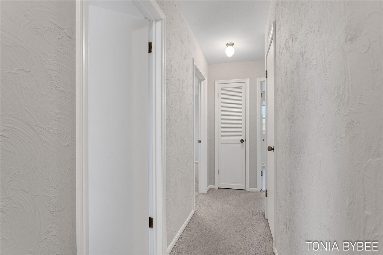 2594 West Chester Drive, Zeeland, MI, 49464-9118