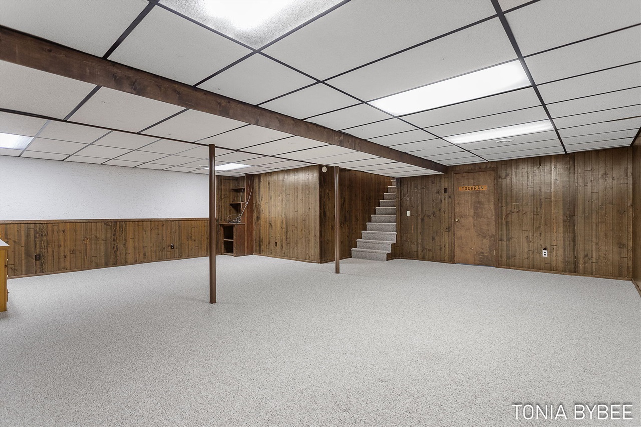 2594 West Chester Drive, Zeeland, MI, 49464-9118