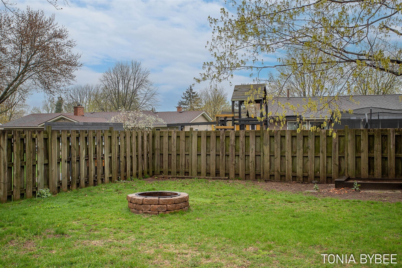 2594 West Chester Drive, Zeeland, MI, 49464-9118