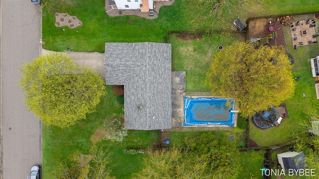 2594 West Chester Drive, Zeeland, MI, 49464-9118