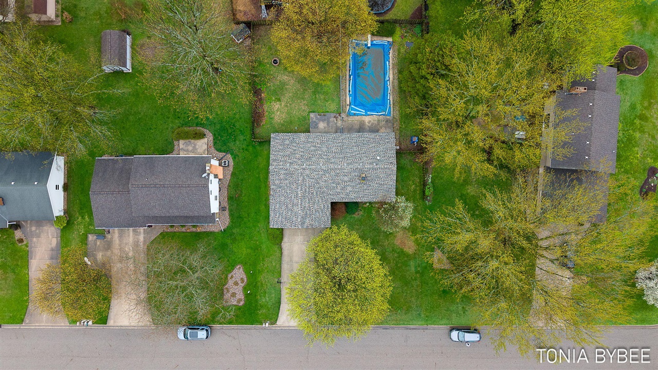 2594 West Chester Drive, Zeeland, MI, 49464-9118