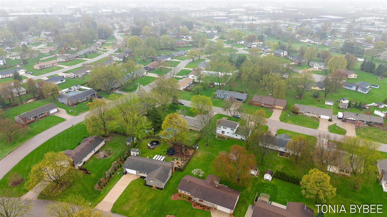 2594 West Chester Drive, Zeeland, MI, 49464-9118