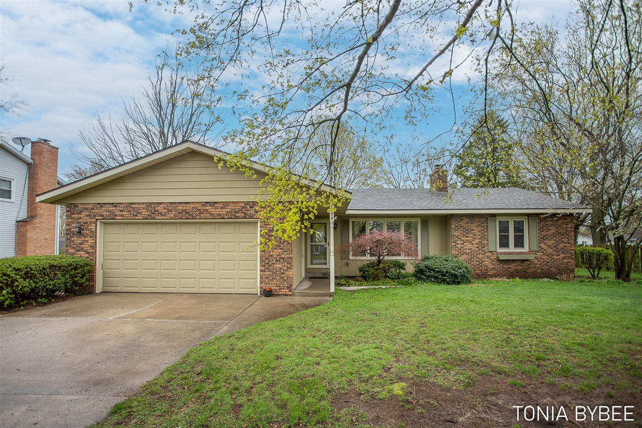 2594 West Chester Drive, Zeeland, MI, 49464-9118