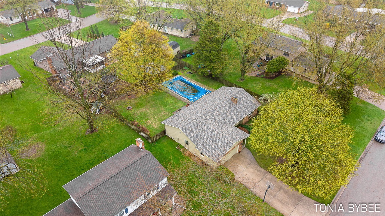 2594 West Chester Drive, Zeeland, MI, 49464-9118