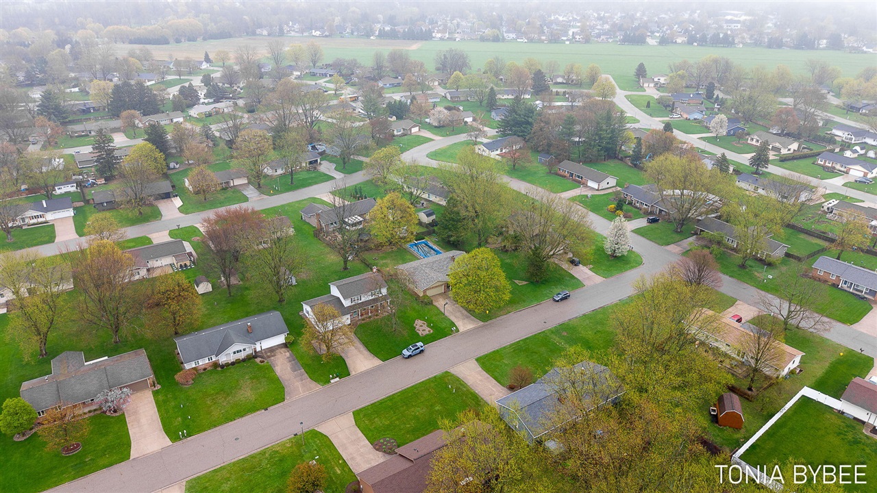 2594 West Chester Drive, Zeeland, MI, 49464-9118