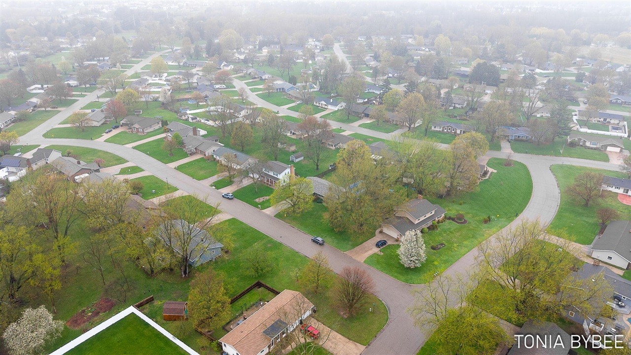 2594 West Chester Drive, Zeeland, MI, 49464-9118