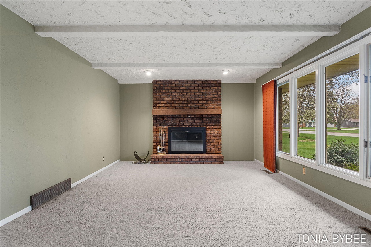 2594 West Chester Drive, Zeeland, MI, 49464-9118