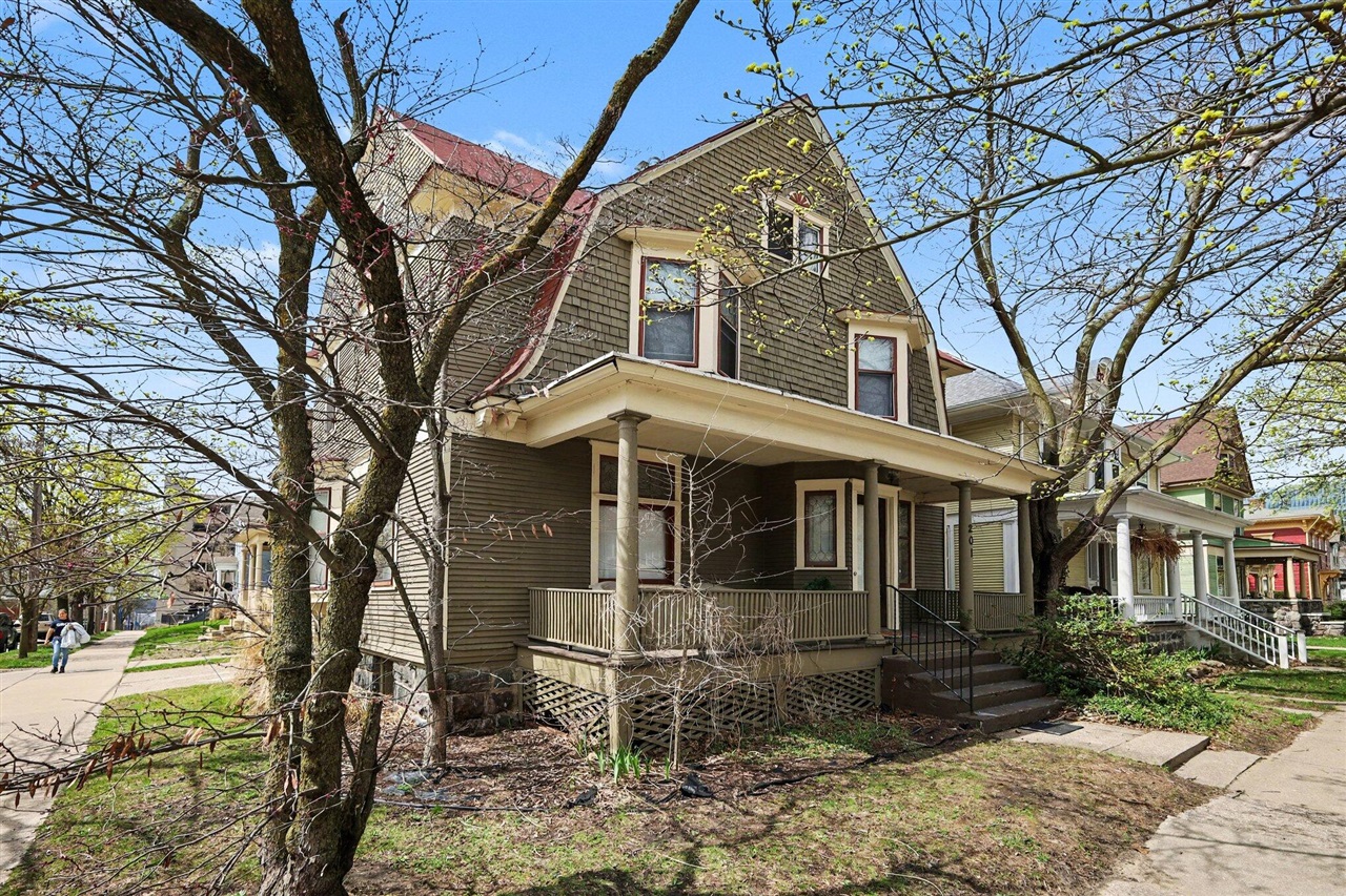 914 Courtney Street, Grand Rapids, MI, 49504