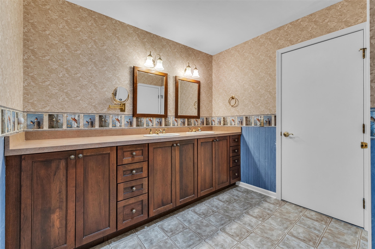 8020 Kurtland Court, Dexter, MI, 48130-9727