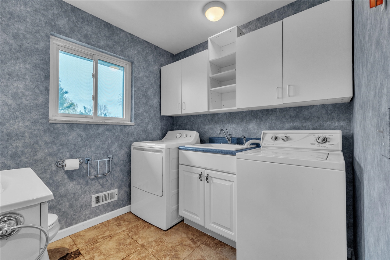 8020 Kurtland Court, Dexter, MI, 48130-9727