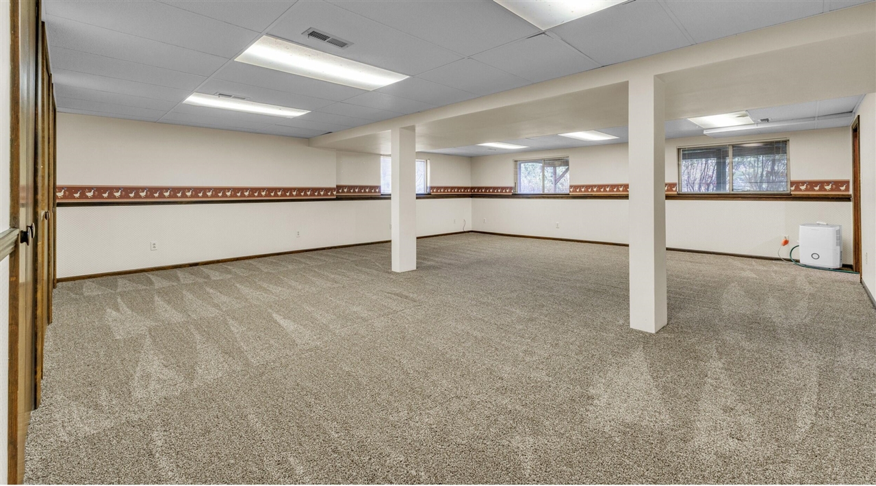 8020 Kurtland Court, Dexter, MI, 48130-9727