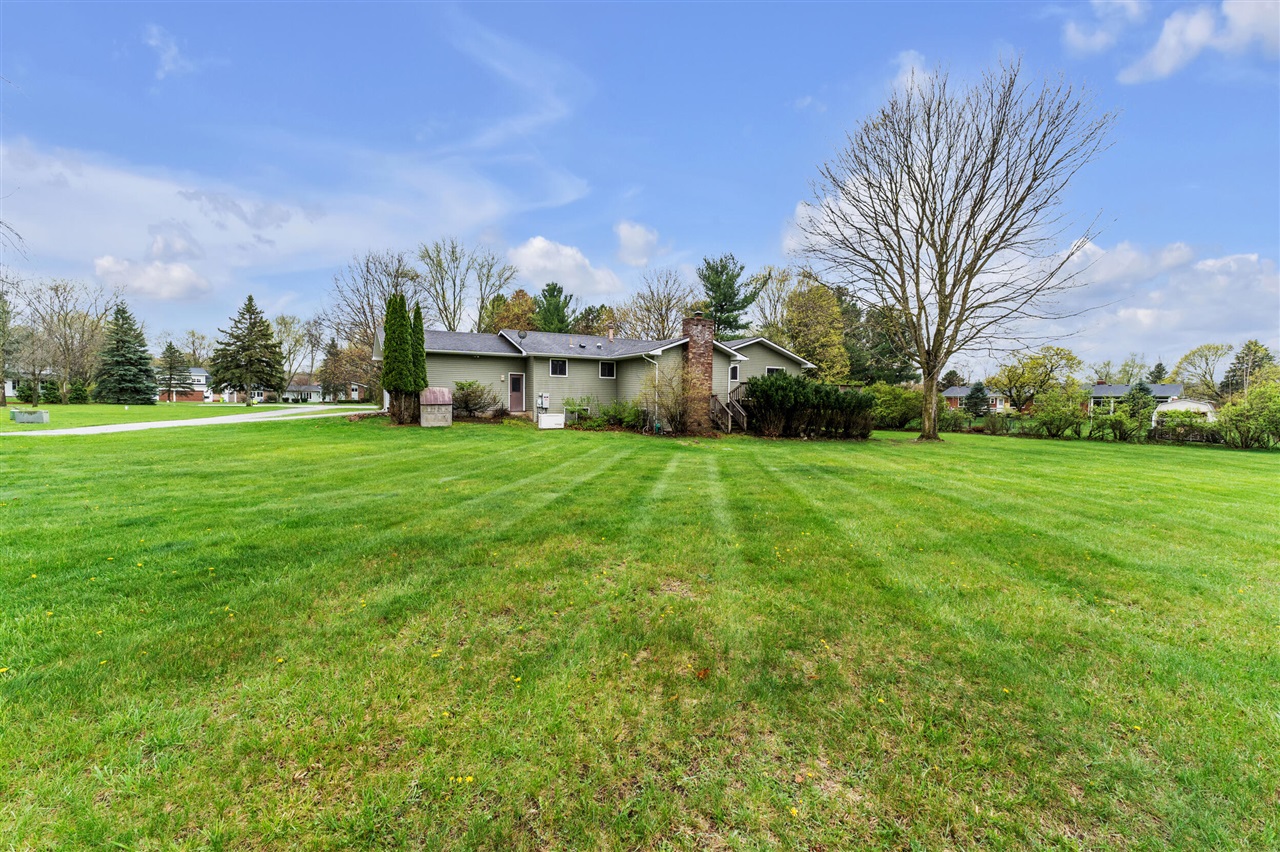 8020 Kurtland Court, Dexter, MI, 48130-9727