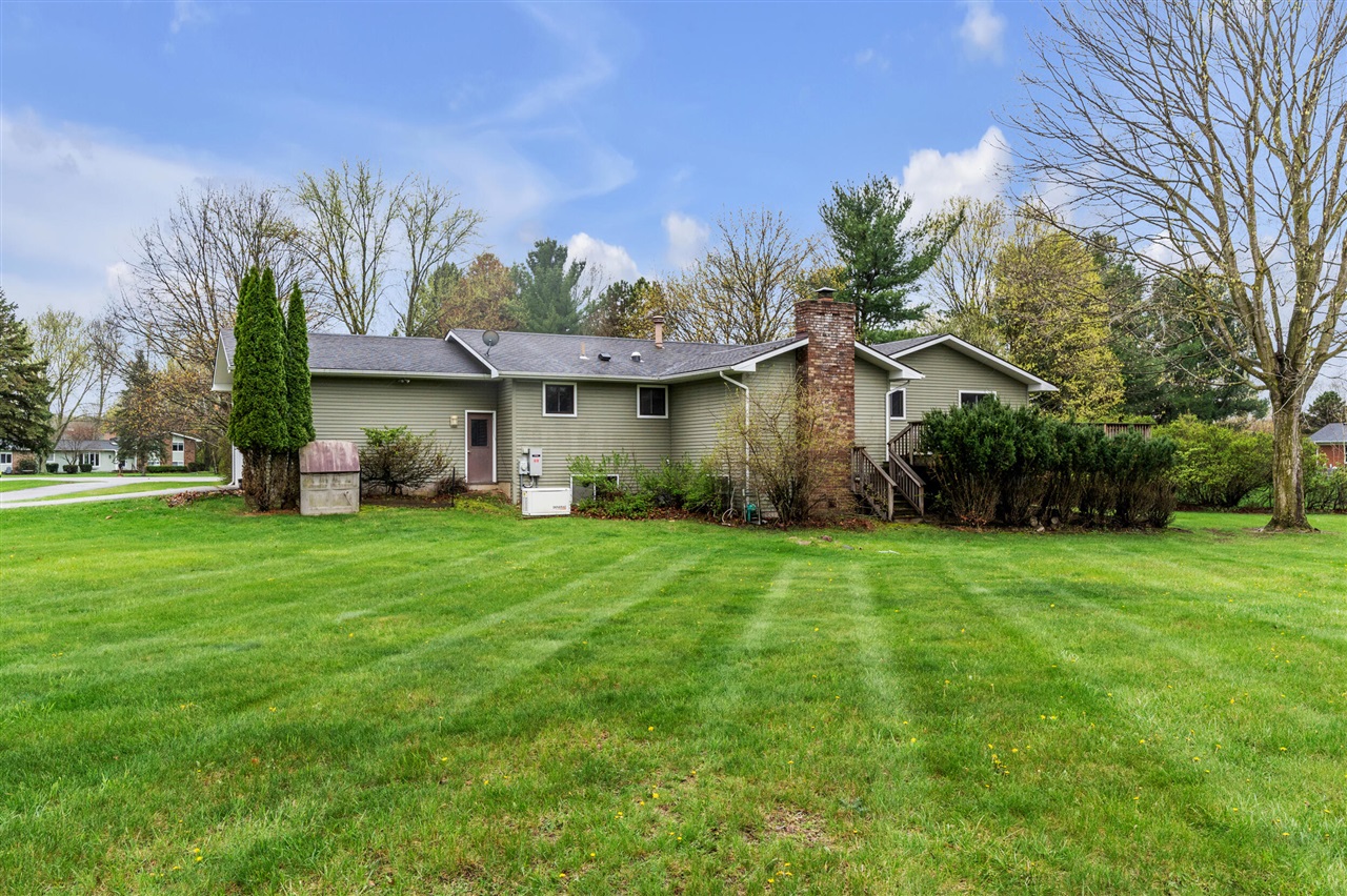 8020 Kurtland Court, Dexter, MI, 48130-9727