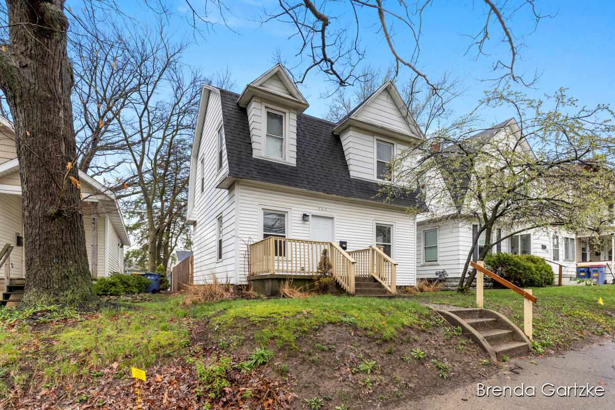 747 College Avenue, Grand Rapids, MI, 49503-1761