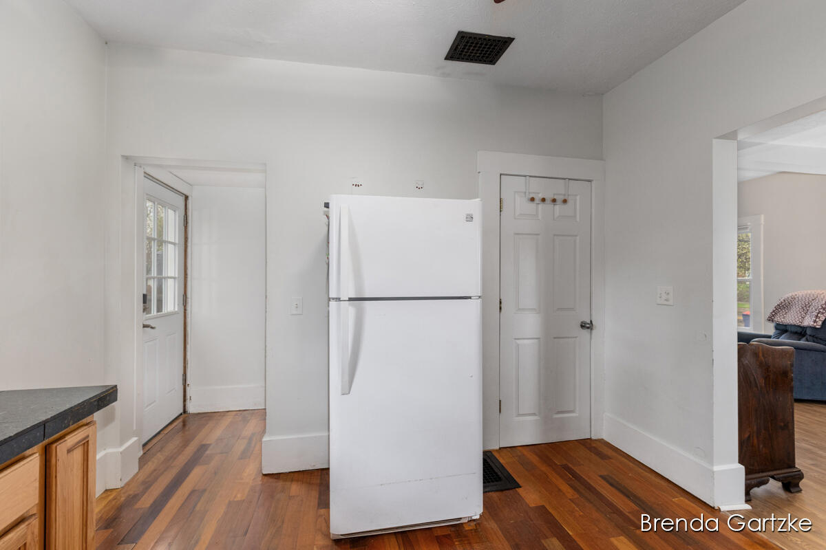 747 College Avenue, Grand Rapids, MI, 49503-1761