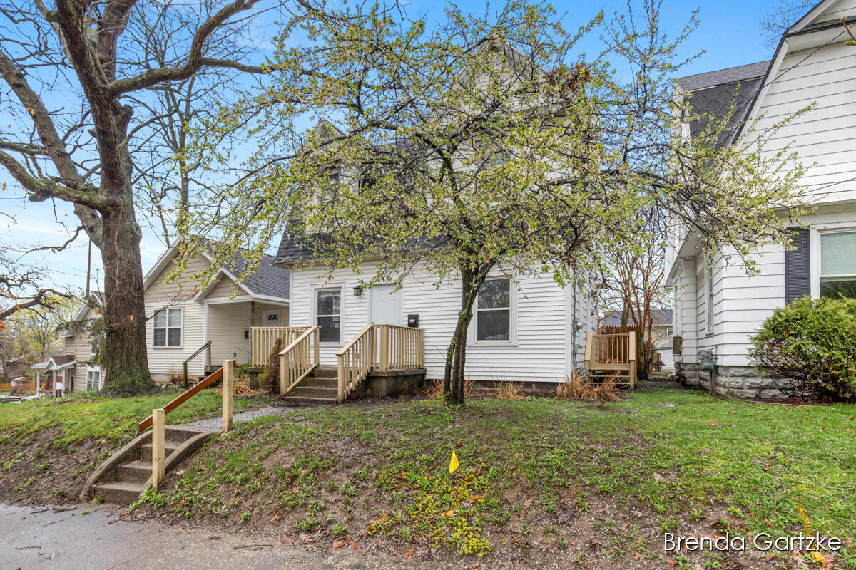 747 College Avenue, Grand Rapids, MI, 49503-1761