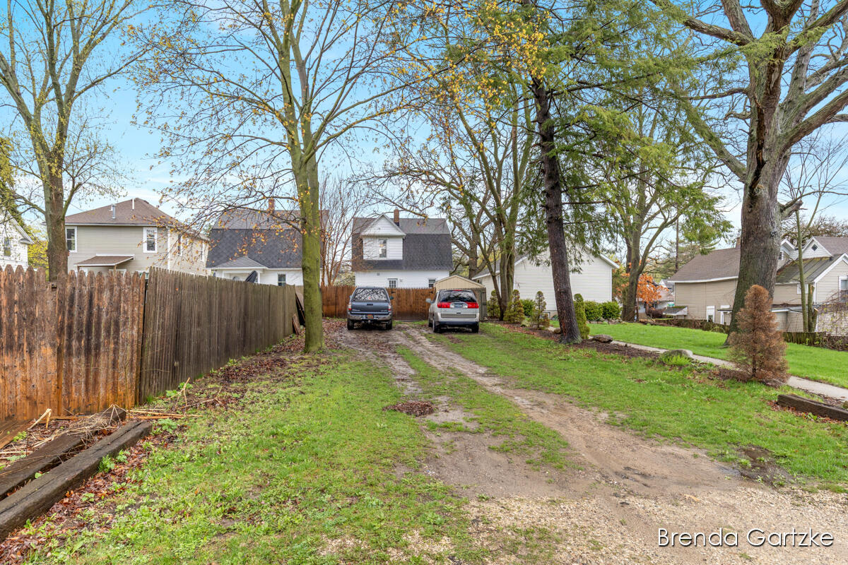 747 College Avenue, Grand Rapids, MI, 49503-1761