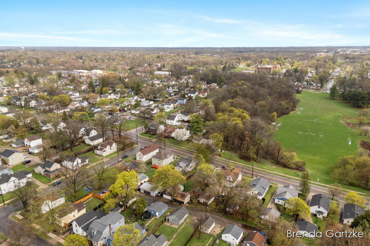 747 College Avenue, Grand Rapids, MI, 49503-1761