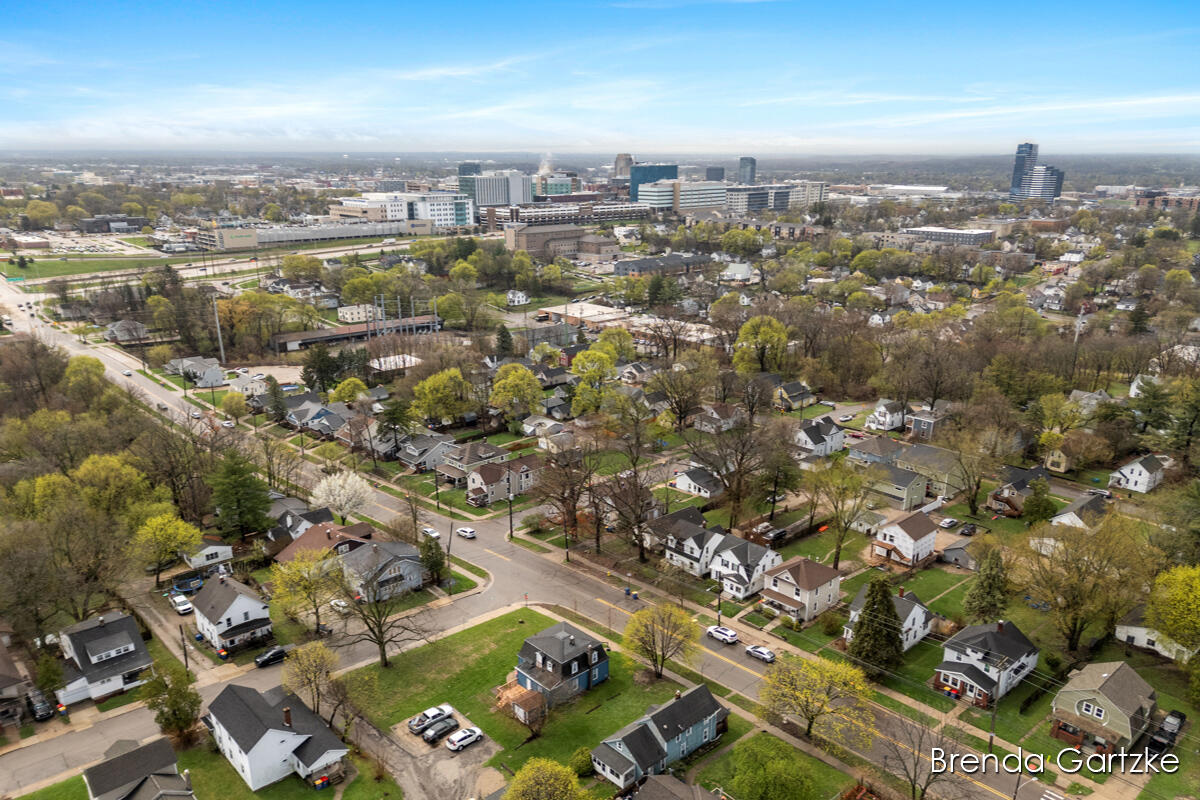 747 College Avenue, Grand Rapids, MI, 49503-1761