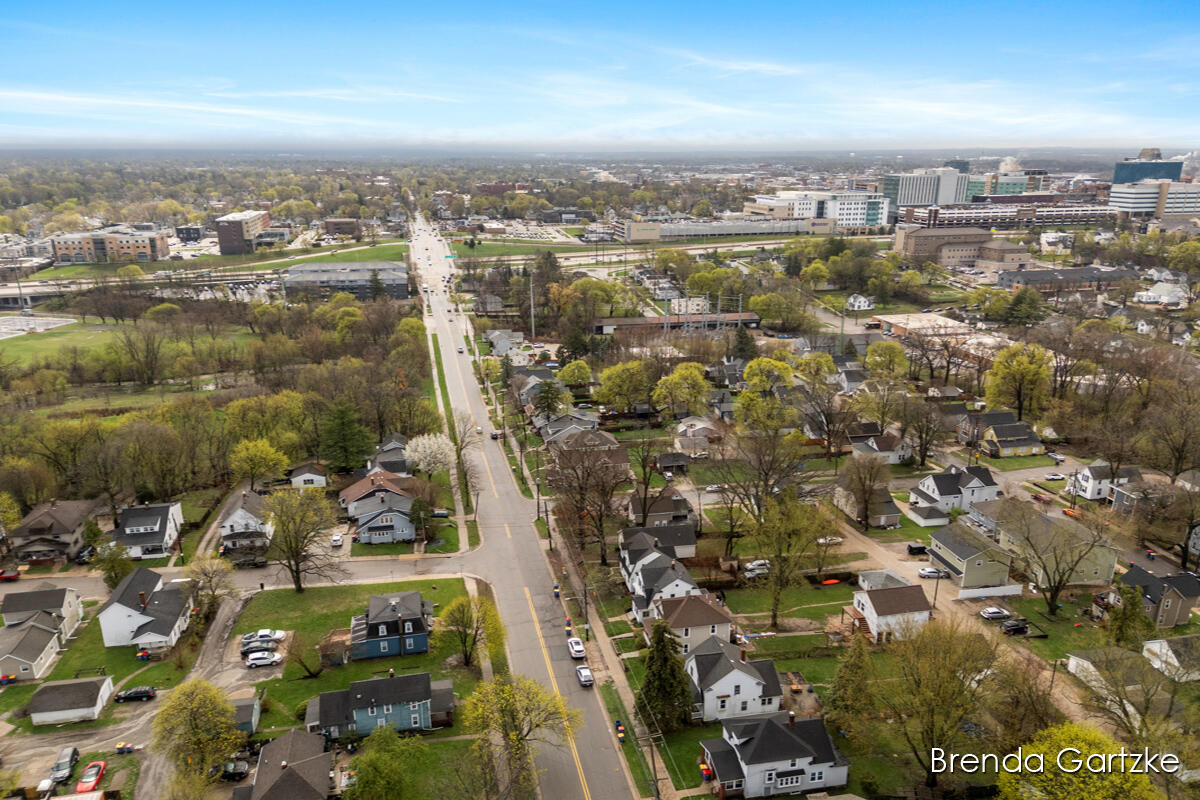 747 College Avenue, Grand Rapids, MI, 49503-1761