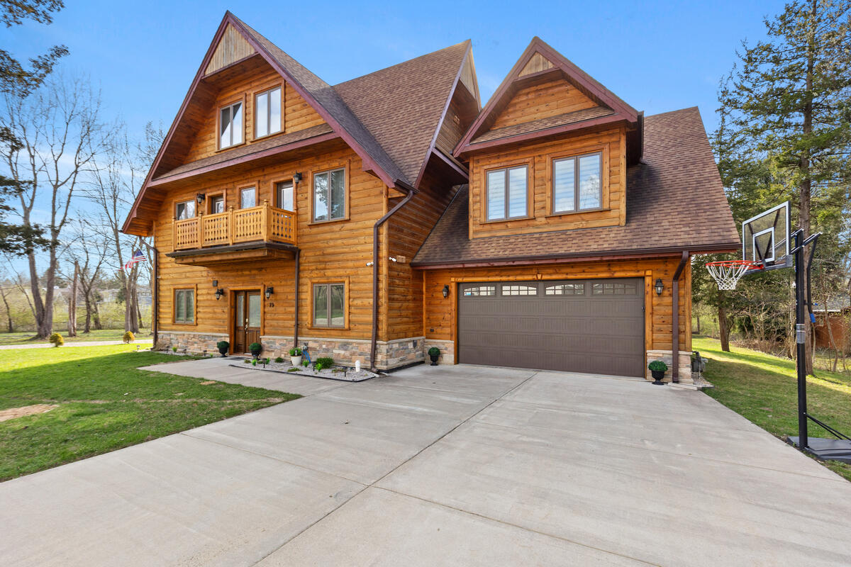 79 Pershing Street, South Haven, MI, 49090-9027