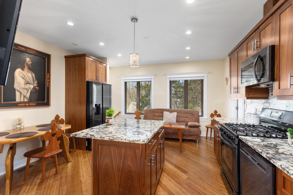 79 Pershing Street, South Haven, MI, 49090-9027